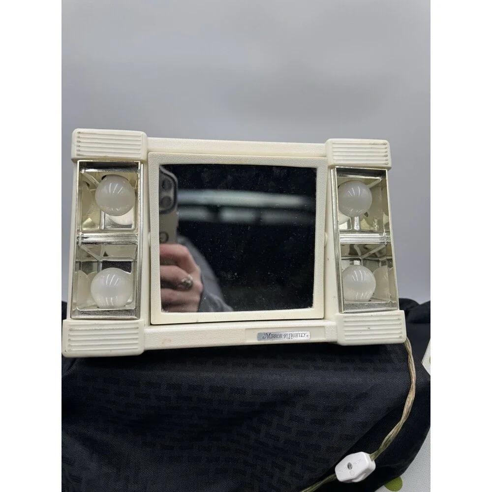 VTG Underwriters Laboratories Cosmetic Lighted Makeup Mirror Travel Case Vanity